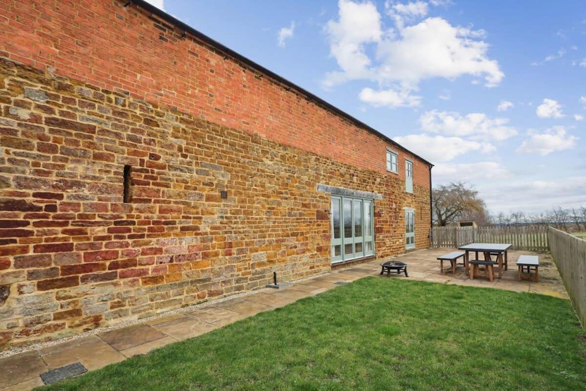 Sophie'S Barn - Hot Tub Packages Available Villa Market Harborough Exterior photo